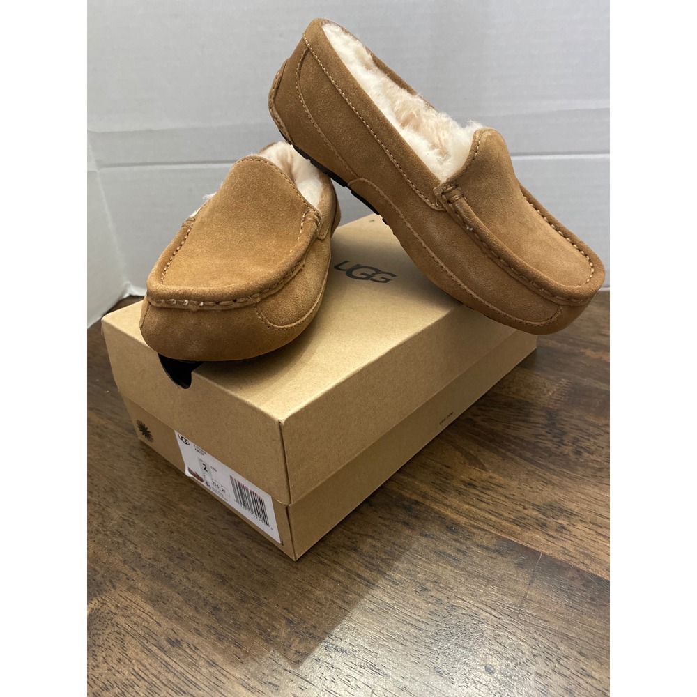 UGG Kids Ascot Moccasin Slippers Chestnut Suede Wool Lining Size 2 1120886K